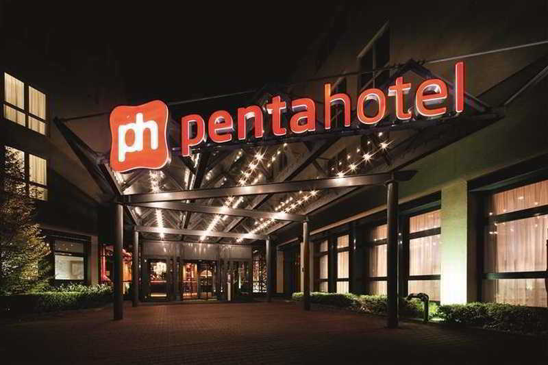 Courtyard Teltow Hotel 4*